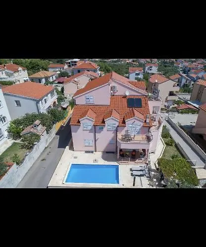 Flipa Ema Apartment *